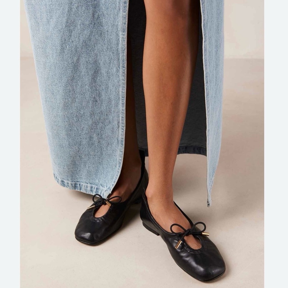 ALOHAS Black Leather Loafers with Bow